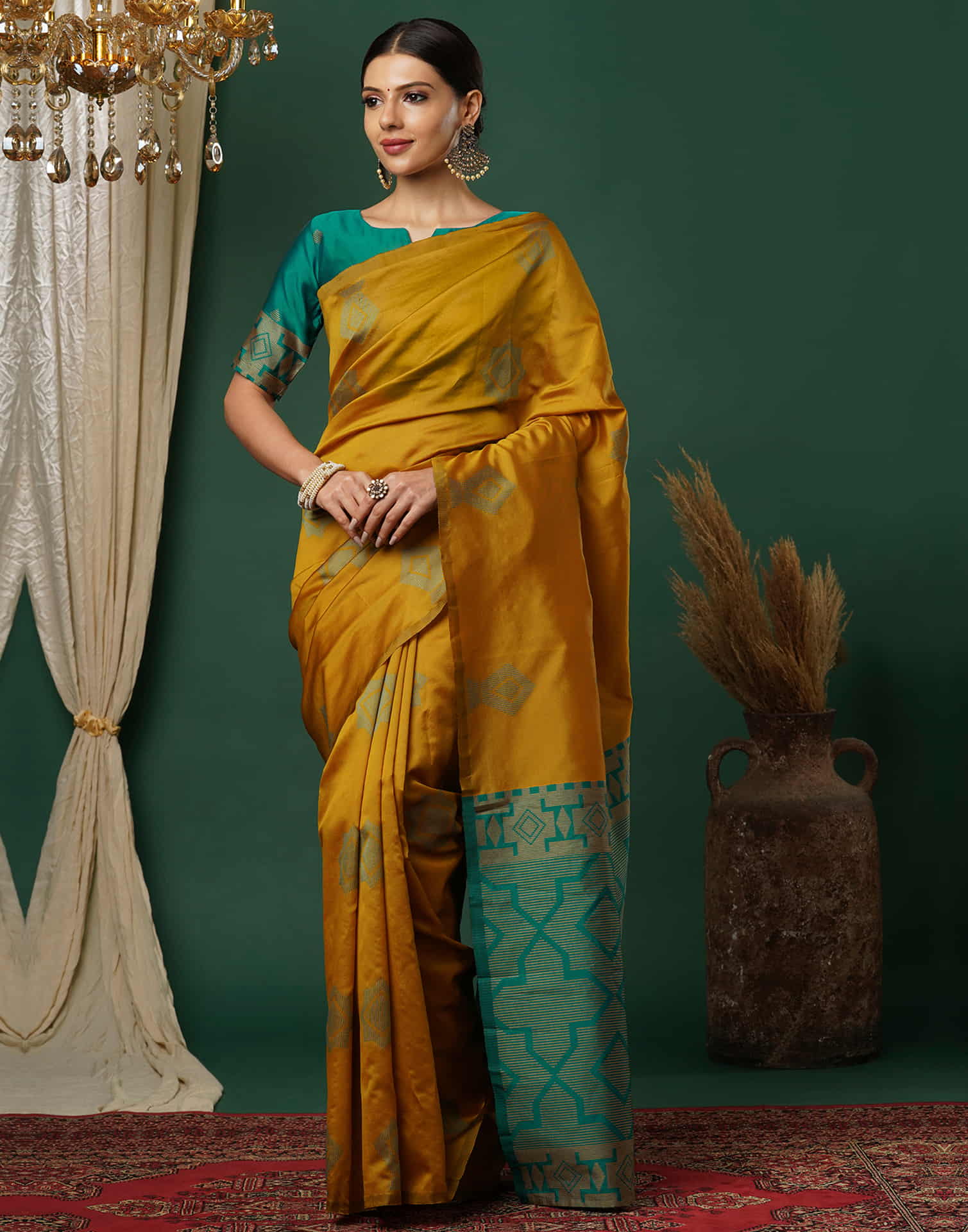 PANNUS Champagne Gold Geo Saree