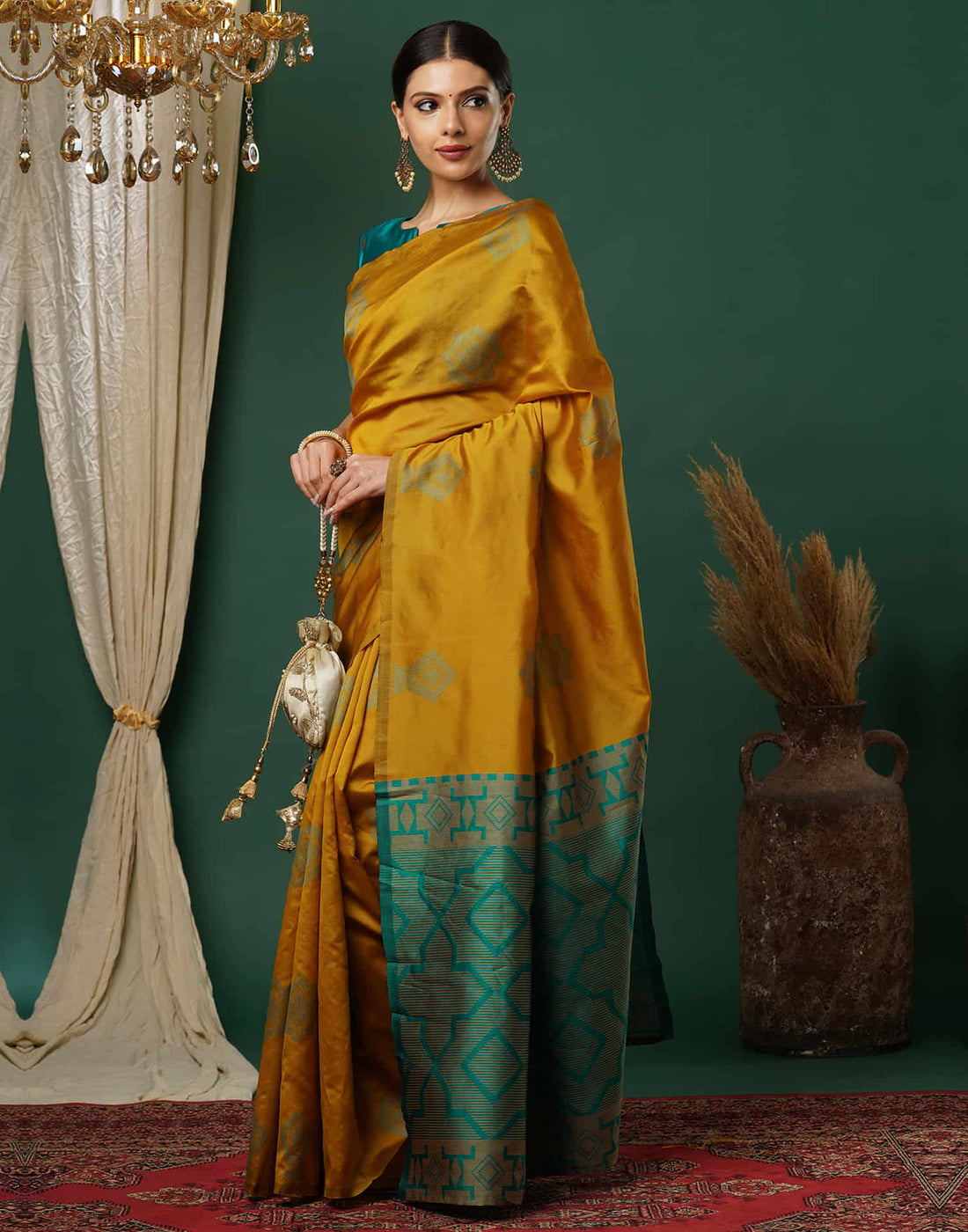 PANNUS Champagne Gold Geo Saree