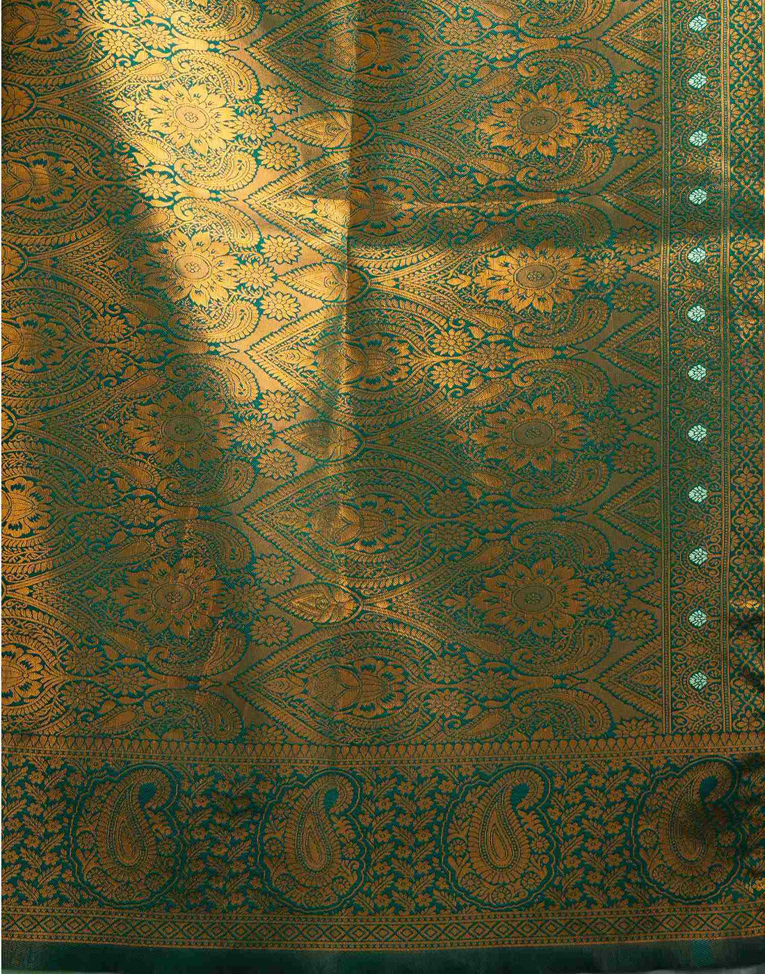 PANNUS Emerald Whispers Kanjivaram