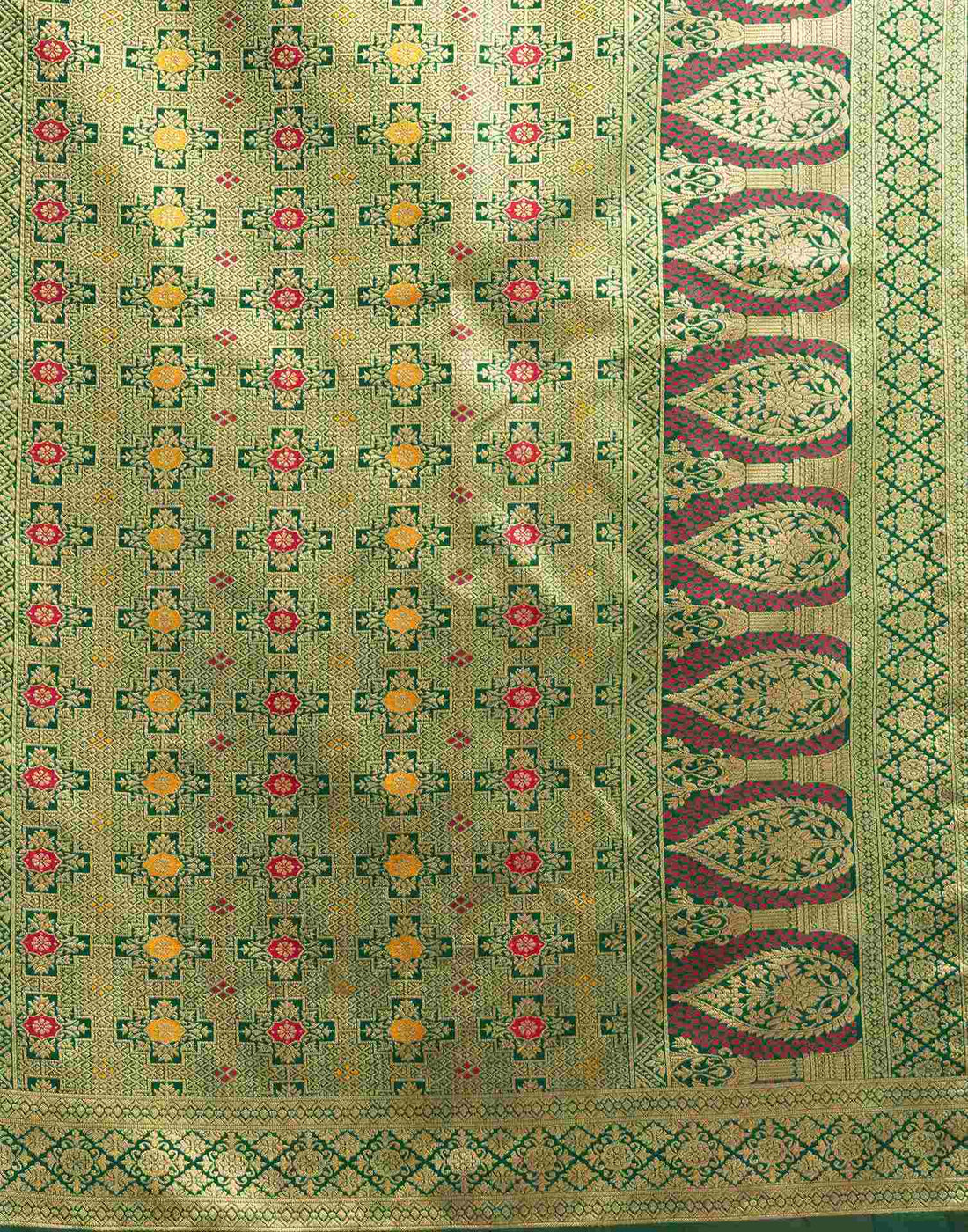 PANNUS Classic Red & Emerald Brocade